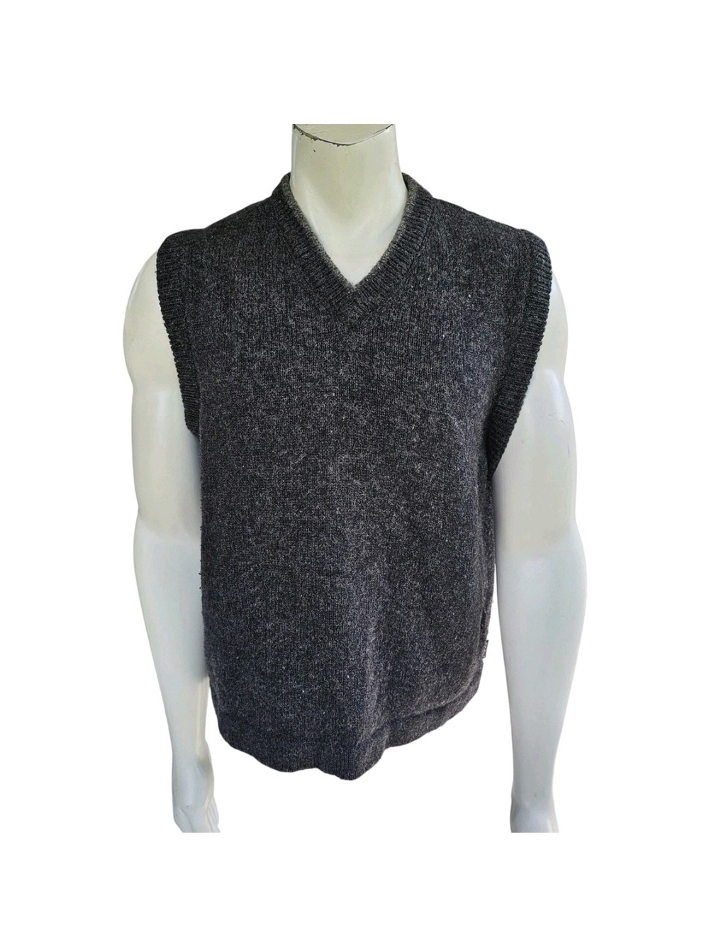 Woolrich Men's XL Olive V-Neck Sweater Vest